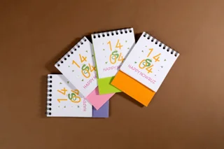 مینی تقویم رومیزی 1404 مدل ترنم